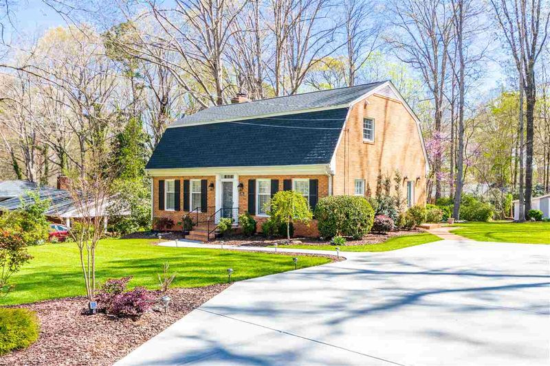 1311 Hampton Valley Rd, Cary, NC 27511