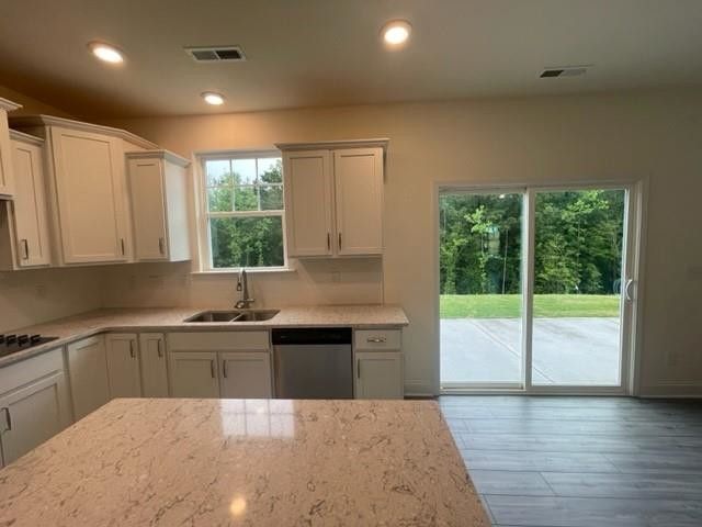 1311 Sidney Creek Dr, Zebulon, NC 27597