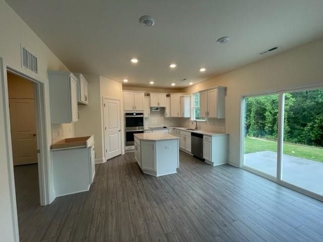 1311 Sidney Creek Dr, Zebulon, NC 27597