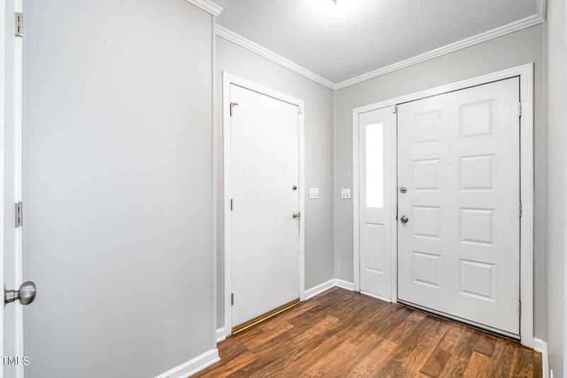 1312 Cedarhurst Dr, Sanford, NC 27332