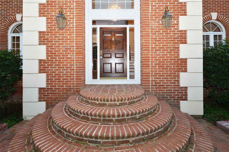1312 Kings Grant Dr, Raleigh, NC 27614