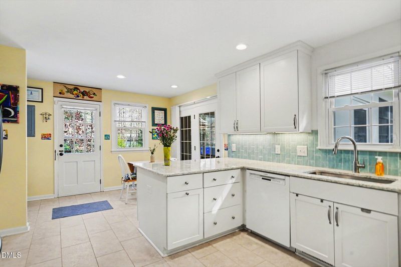 1312 Leclair St, Chapel Hill, NC 27517
