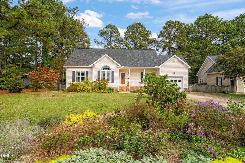 1312 Sippihaw Dr, Fuquay Varina, NC 27526