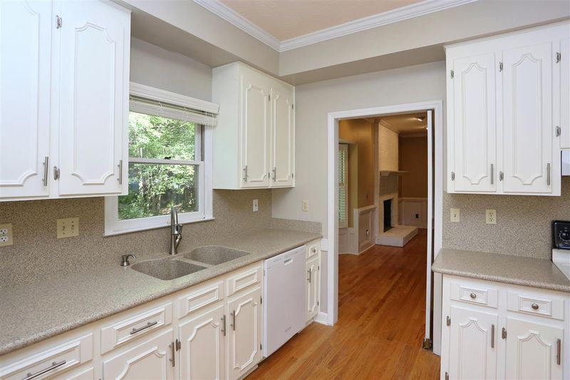 1312 Slatestone Ct, Raleigh, NC 27615