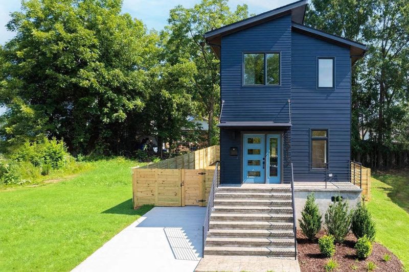 1313 Boyer St, Raleigh, NC 27610