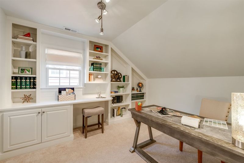 1313 Center St, Apex, NC 27502