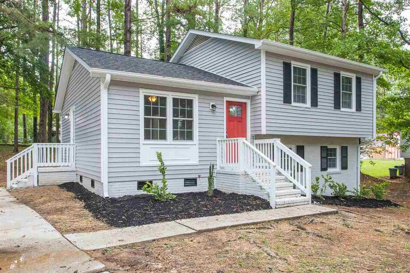 1313 Hendren Cir, Raleigh, NC 27610