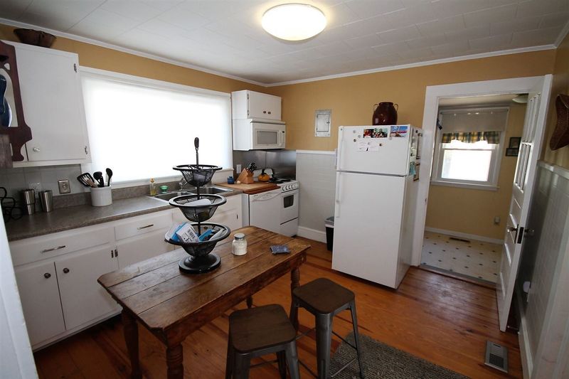 1313 Keogh St, Burlington, NC 27215