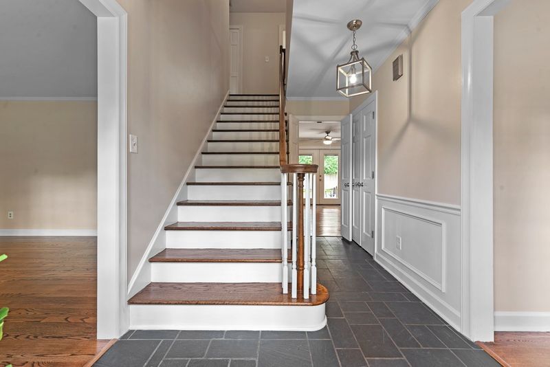 1313 Prat Ct, Raleigh, NC 27606