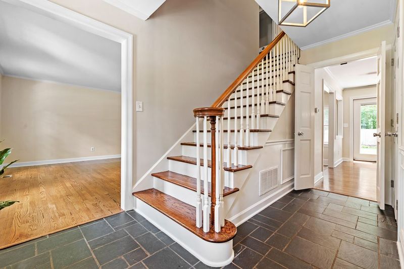 1313 Prat Ct, Raleigh, NC 27606
