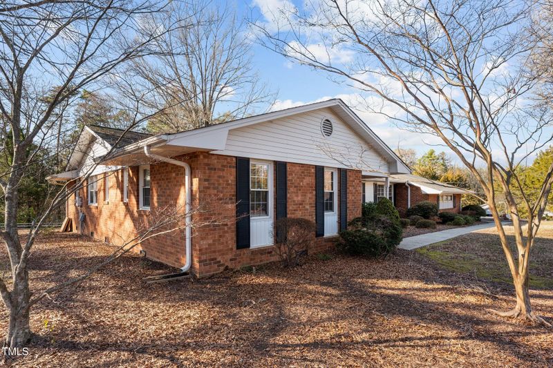 1314 Briarcliff Rd, Burlington, NC 27215