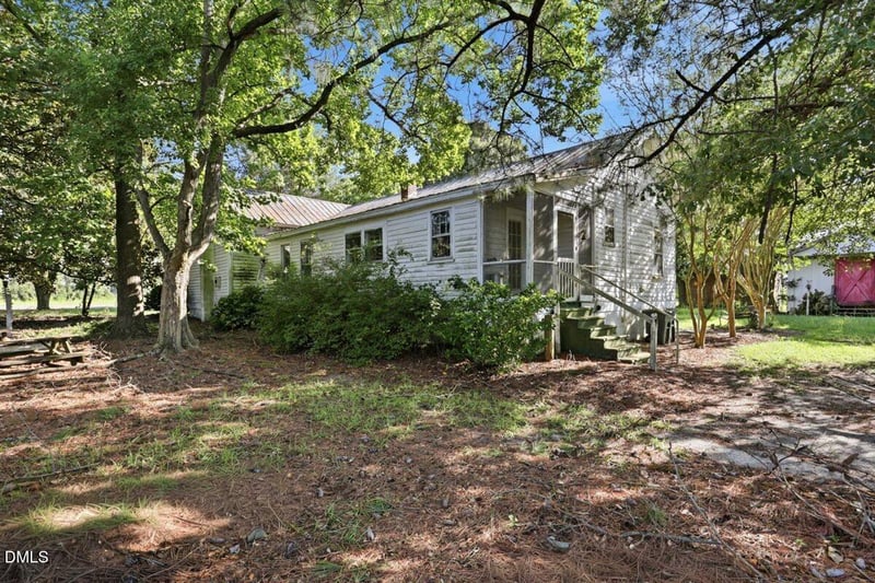 1314 Harper House Rd, Four Oaks, NC 27524