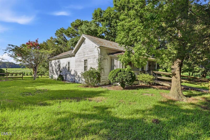 1314 Harper House Rd, Four Oaks, NC 27524