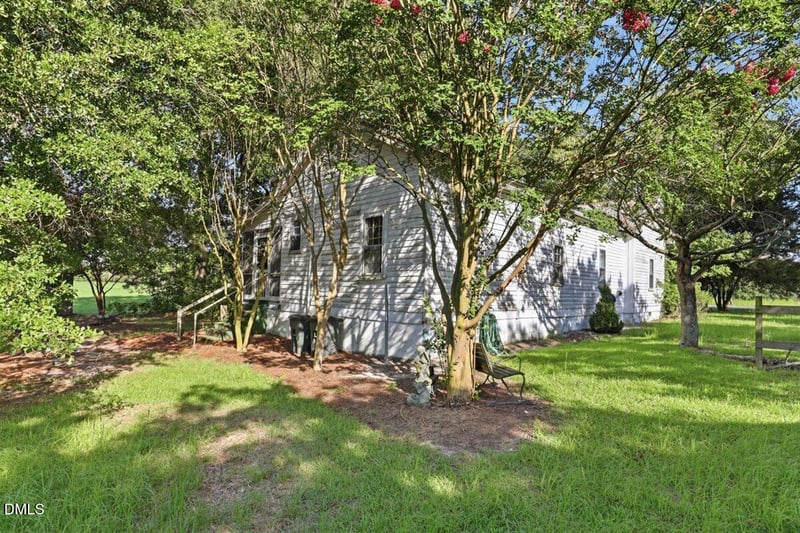 1314 Harper House Rd, Four Oaks, NC 27524