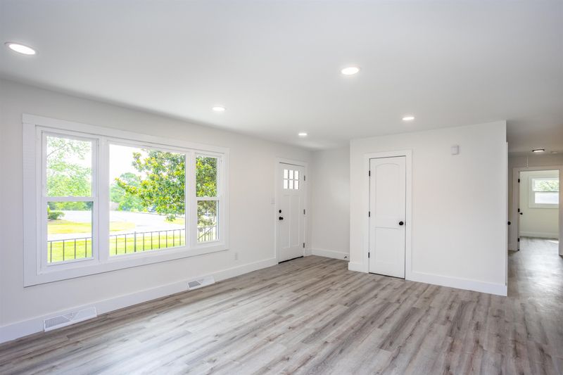1314 Jackson St, Burlington, NC 27217