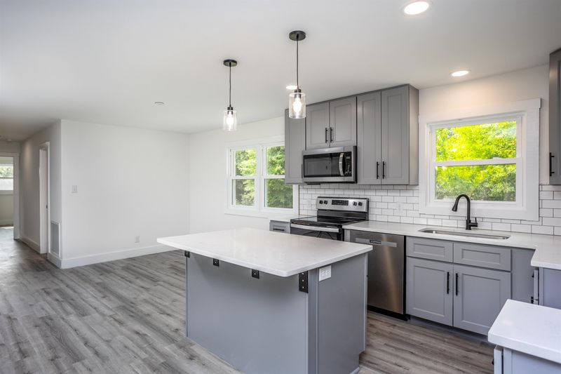 1314 Jackson St, Burlington, NC 27217