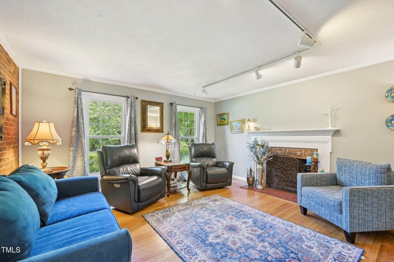 1315 Brigham Rd, Chapel Hill, NC 27517