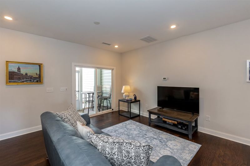 1316 Farm Pond Trl, Durham, NC 27703