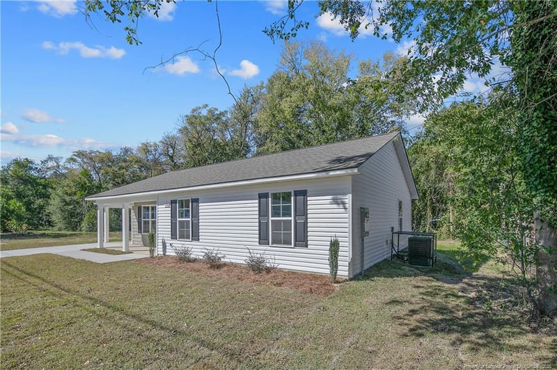 1316 Hamlet St, Fayetteville, NC 28306