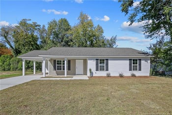 1316 Hamlet St, Fayetteville, NC 28306