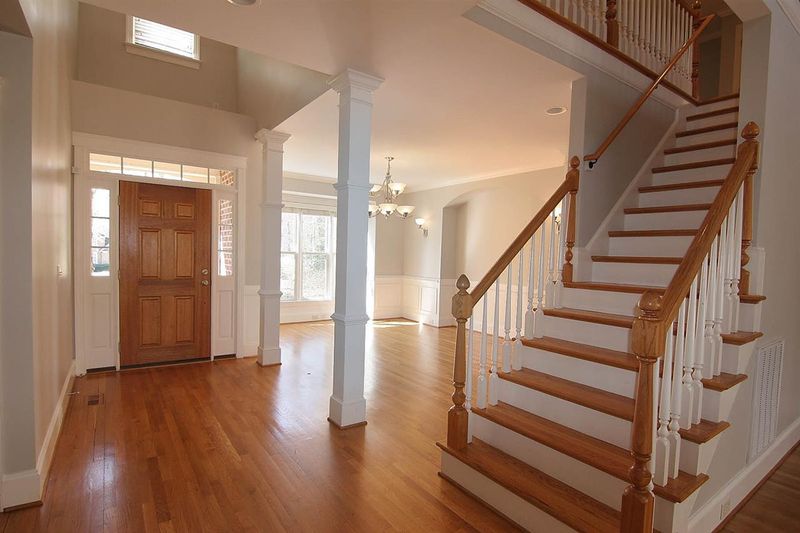 1316 Tacketts Pond Dr, Raleigh, NC 27614