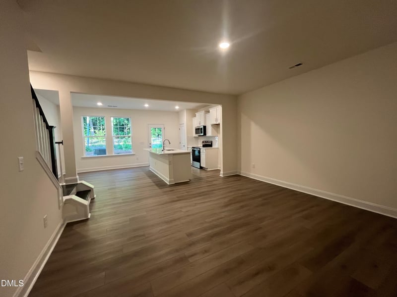 1318 Hammond Dr, Mebane, NC 27302