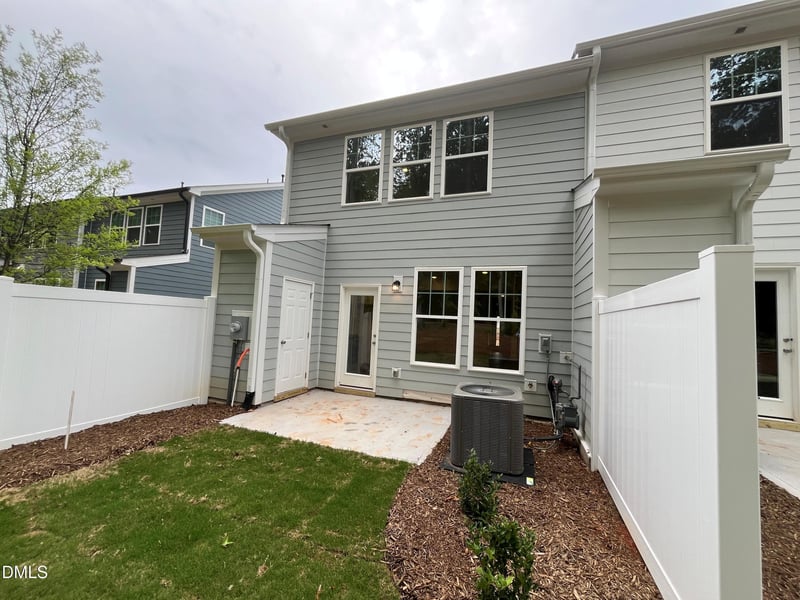 1318 Hammond Dr, Mebane, NC 27302