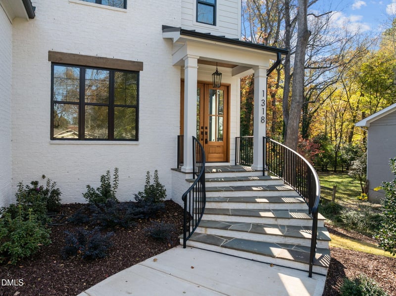 1318 Ivy Ln, Raleigh, NC 27609
