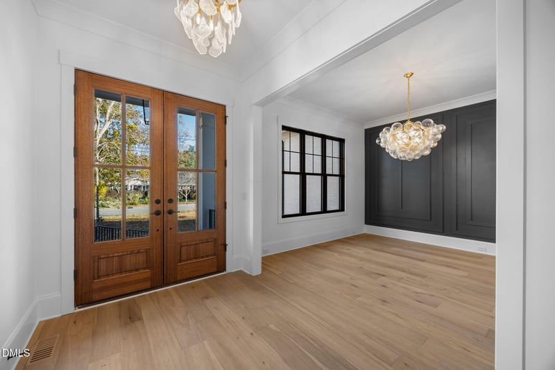 1318 Ivy Ln, Raleigh, NC 27609