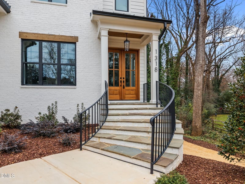 1318 Ivy Ln, Raleigh, NC 27609