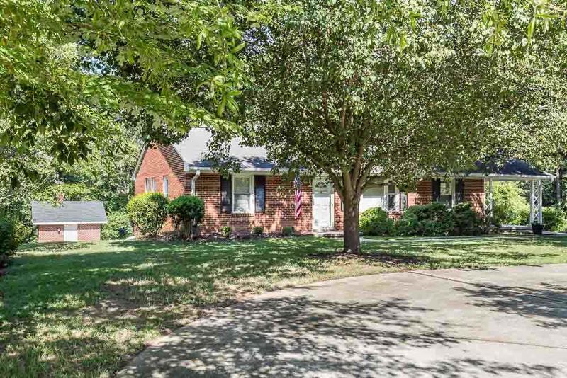 1318 Kent Rd, Raleigh, NC 27606