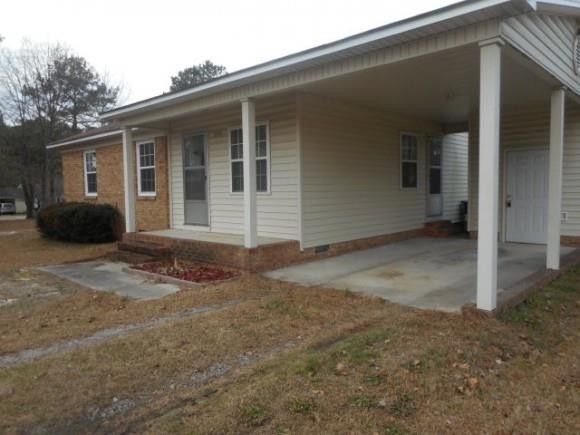 1319 Bobolink Rd, Sanford, NC 27332