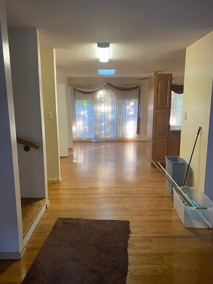 1319 Foxrun Dr, Raleigh, NC 27610