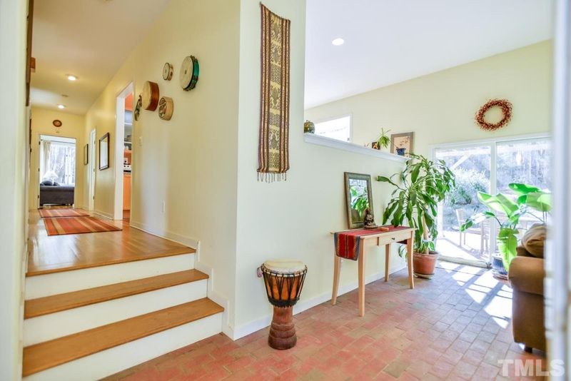 1319 Heron Pond Rd, Chapel Hill, NC 27516