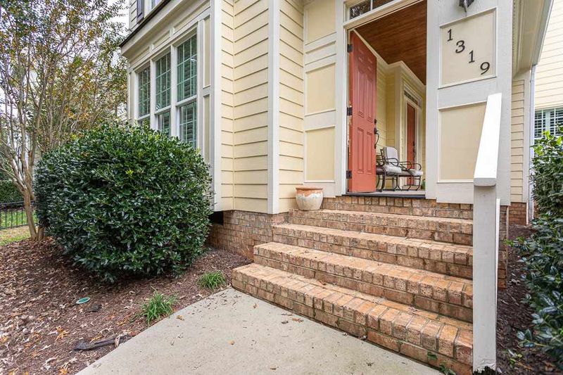 1319 Ileagnes Rd, Raleigh, NC 27603