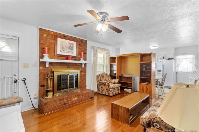 1319 Levy Dr, Fayetteville, NC 28305