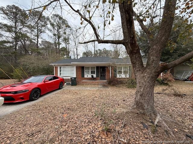 1319 Odom Dr, Fayetteville, NC 28304
