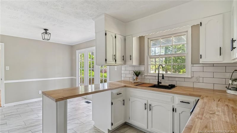 132 Bledsoe St, Hope Mills, NC 28348
