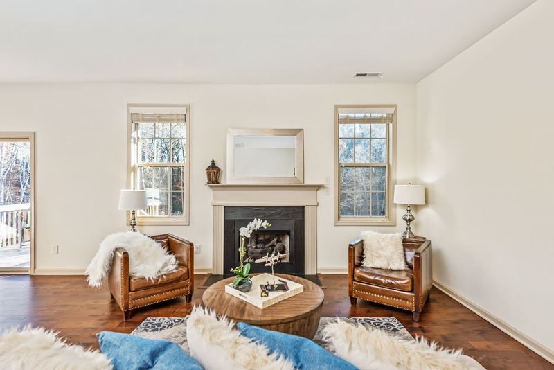 132 Bobby Ray Ct, Clayton, NC 27527