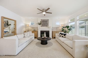 132 Clapper Ln, Holly Springs, NC 27540