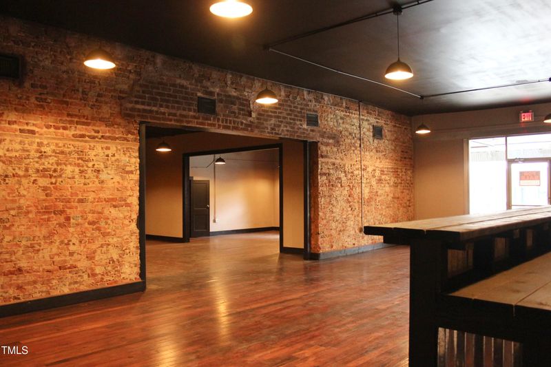 132 E Davis St, Burlington, NC 27215