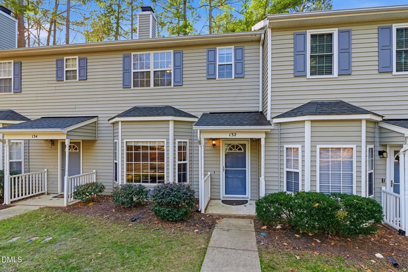 132 Edgehill Pw, Cary, NC 27513