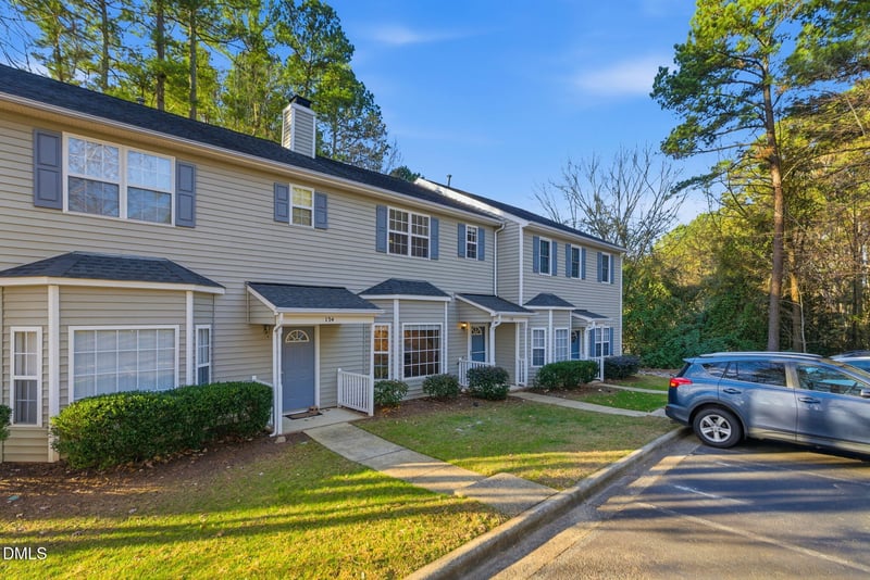 132 Edgehill Pw, Cary, NC 27513