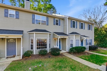 132 Edgehill Pw, Cary, NC 27513