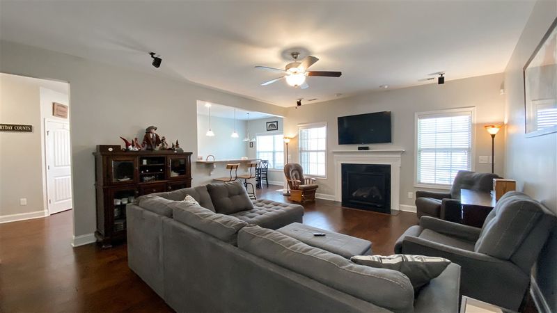 132 Foxtail Ct, Clayton, NC 27520