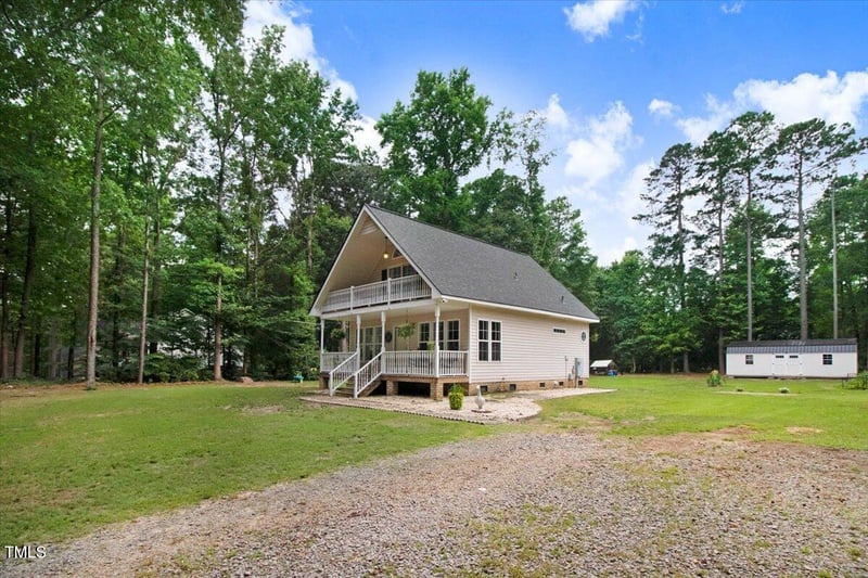 132 Ironwood Ln, Clayton, NC 27520