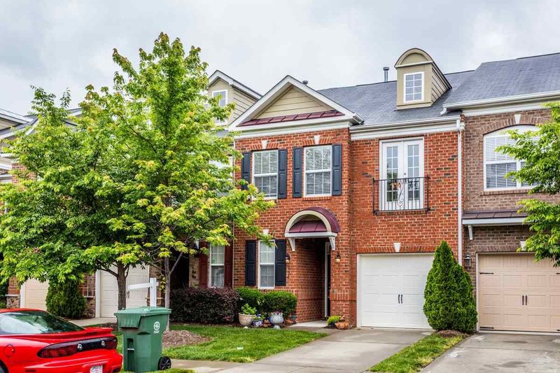 132 Longchamp Ln, Cary, NC 27519