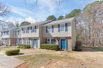 132 Luxon Pl, Cary, NC 27513