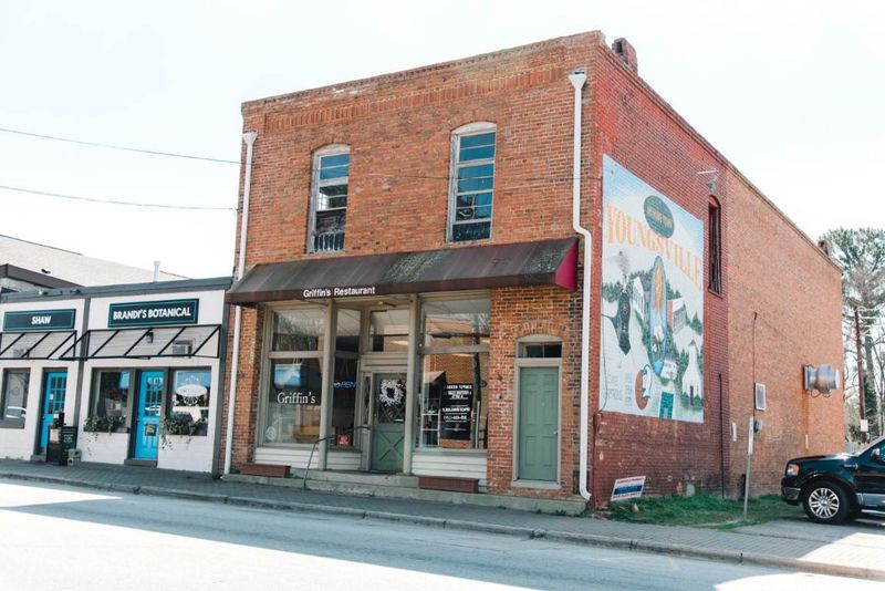 132 E Main St, Youngsville, NC 27596