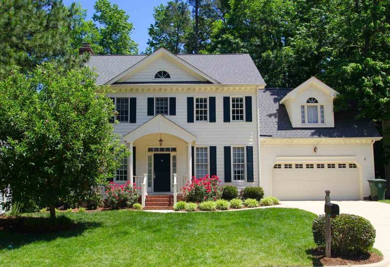 132 Parkcrest Dr, Cary, NC 27519